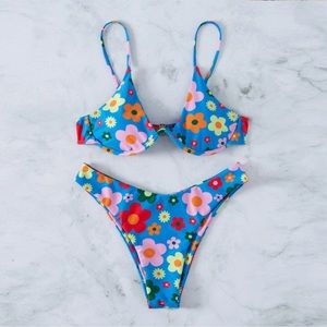 SHEIN Blue floral bathing suit set